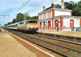 61 Condé-sur-Huisne Rame Corail En Gare Ligne Paris Le MANS  (Scan R/V) N°   47   \MR8028 - Other & Unclassified