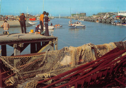 14  Courseulles-sur-Mer  Le Port Et Filets à Quai  (Scan R/V) N°   34   \MR8045 - Courseulles-sur-Mer