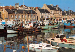 14  Port-en-Bessin-Huppain    Chalutiers à Quai   (Scan R/V) N°   19   \MR8045 - Port-en-Bessin-Huppain