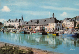 14 TROUVILLE  Chalutiers Devant La Criée Et La Mairie           (Scan R/V) N°   5   \MR8041 - Trouville