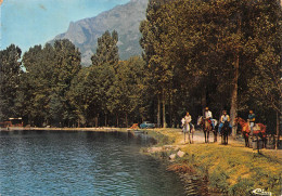 09   Les Cabannes  La Pisciculture Et Promenade Equestre          (Scan R/V) N°    25     \MR8036 - Ax Les Thermes