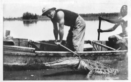 GUINEE Française Vialla Tenaille Capture De Caïman Crocodile Poto-poto Coyah     (Scan R/V) N°    29     \MR8054 - Französisch-Guinea