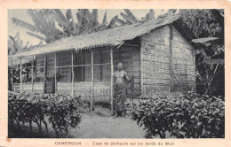 CAMEROUN    FOUMBAN  Case De Pêcheur Sur Le WURI            (Scan R/V) N°    63   \MR8053 - Cameroun
