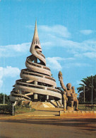 CAMEROUN  Yaoundé   Monument De La Réunification       (Scan R/V) N°    48   \MR8053 - Camerun