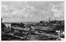 CAMEROUN  DOUALA Vue Panoramique Du Marché        (Scan R/V) N°    54   \MR8053 - Cameroon