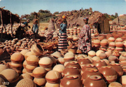 MALI  MOPTI  Le Marché Aux Poteries   édition Croix Du Sud à Bamako       (Scan R/V) N°    41   \MR8053 - Mali