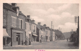 14    Saint-Rémy-sur-Orne  Le Centre Du Village établissement E.GILLETTE                 (Scan R/V) N°   3   \MR8050 - Autres & Non Classés