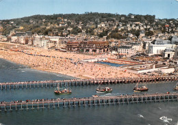 14  TROUVILLE   Chalutiers Dans Le Chenal            (Scan R/V) N°   10   \MR8049 - Trouville