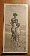 19453. Fotografia D'epoca Bambini In Posa Al Mare Aa '40 Italia - 22x11,5 - Persone Anonimi