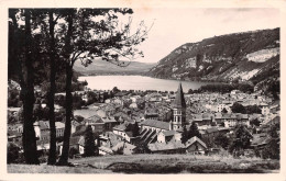 01  NANTUA   Vue Générale Sur Le Clocher De L'église   (Scan R/V) N°   75   \MR8059 - Nantua