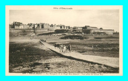 A890 / 183 35 - SAINT MALO Ses Remparts Et La Plage Bon Secours - Saint Malo