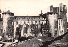 11 NARBONNE   L'Ancien Archevêché      (Scan R/V) N°   40   \MR8079 - Narbonne