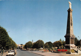 17  ROCHEFORT Sur MER Le Monument Aux Morts      (Scan R/V) N°  23   \MR8075 - Rochefort