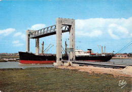 17  ROCHEFORT Le Pont à Travée Levante Du MARTROU        (Scan R/V) N°  18   \MR8075 - Rochefort