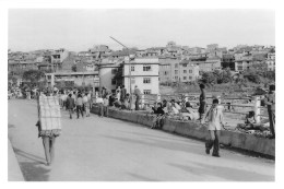 NEPAL KATMANDOU La Traversée Du Pont, En 1984  Katmandhu Katmandu KATHMANDU N°  74 \MR8073 - Népal