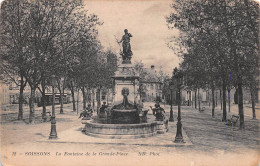 02  SOISSONS    Fontaine De La Grande Place            (Scan R/V) N°  53   \MR8084 - Soissons