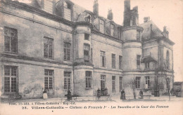02  VILLERS-COTTERETS Tourelles Et Cour Des Femmes Du Chateau    (Scan R/V) N°   30   \MR8080 - Villers Cotterets