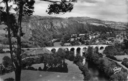 14   Clécy  Le Viaduc  Et Les Rochers Des Parcs   (Scan R/V) N°   9   \MR8080 - Clécy