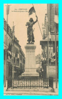 A882 / 423 60 - COMPIEGNE Statue De Jeanne D'Arc - Compiegne