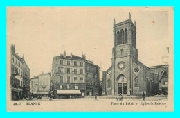 A879 / 551 42 - ROANNE Place Du Palais Et Eglise St Etienne - Roanne