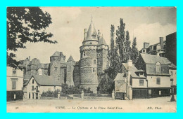 A881 / 001 35 - VITRE Chateau Et Place Saint Yves - Vitre