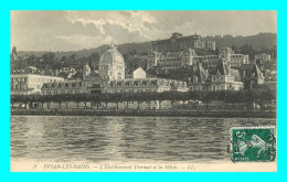 A875 / 331 74 - EVIAN LES BAINS Etablissement Thermal Et Les Hotels - Evian-les-Bains