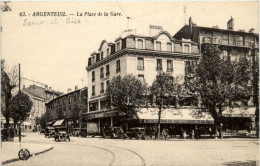 Argenteuil - La Place De La Gare - Argenteuil