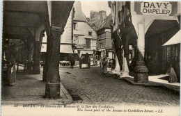 Dinan - Le Dessous Des Maisons - Dinan