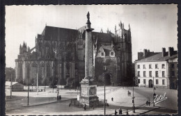 France - Nantes - Place Du Marechal Foch - La Colonne Louis XVI Et La Cathedrale - Nantes