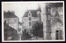 France - Nantes - Porte Saint Pierre - Nantes