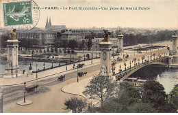 PARIS - Le Pont Alexandre - Vue Prise Du Grand Palais - Très Bon état - District 07