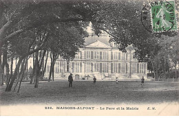 MAISONS ALFORT - Le Parc Et La Mairie - Très Bon état - Maisons Alfort
