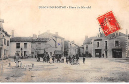 USSON DU POITOU - Place Du Marché - Très Bon état - Otros & Sin Clasificación