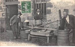 CANTAL - Fabrication Actuelle Du Fromage Du Cantal - état - Autres & Non Classés