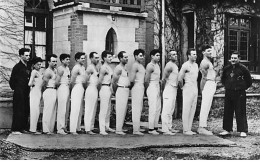 Société De Gymnastique Du CHESNAY - Section Adultes - Bernard LE QUEMENER Champion De France 1954 - Très Bon état - Le Chesnay