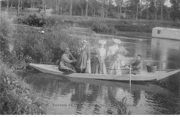 Environs D'ESBLY - Bateau De Peche Sur La Marne - Très Bon état - Autres & Non Classés