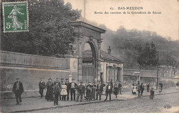 BAS MEUDON - Sortie Des Ouvriers De La Cristallerie De Sèvres - état - Meudon