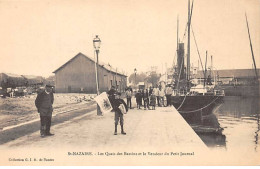 SAINT NAZAIRE - Les Quais Des Bassins Et Le Vendeur Du Petit Journal - Très Bon état - Saint Nazaire