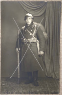 ABL Portrait D’un Soldat En Tenue De Campagne Casque Fusil Ceinturon Manteau Paquetage Photo Photobel Format CP 1920-30 - Guerre, Militaire