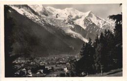 Chamonix Et Le Mont-Blanc, Vue Generale - Chamonix-Mont-Blanc