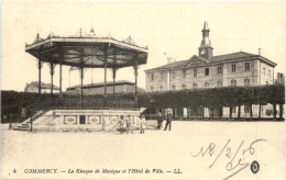 Commercy, Le Kiosque De Musique Et L`Hotel De Ville - Commercy