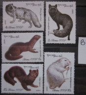 RUSSIA ~ 1980 ~ S.G. NUMBERS 5008 - 5012, ~ 'LOT B' ~ FUR BEARING ANIMALS. ~ MNH #03606 - Ongebruikt