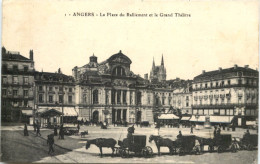 Angers, La Place Du Ralliement Et Le Grand Theatre - Angers