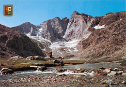 65 Le VIGNEMALE Glacier Des OULETTES Gavarnie Cp Vierge Non Circulé éd Doucet Et Fils (Scan R/V) N° 19 \MS9007 - Gavarnie