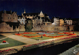 56 VANNES Tour Remparts Et Jardins La Nuit (Scan R/V) N° 13 \MS9022 - Vannes