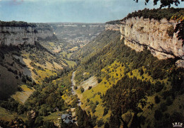 39 BAUME-LES-MESSIEURS Vue Panoramique Environs De Lons-Le-Saunier Vallée (Scan R/V) N° 4 \MS9020 - Baume-les-Messieurs