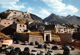 05 Briançon La Citadelle Et Le Parking (Scan R/V) N° 46 \MS9060 - Briancon