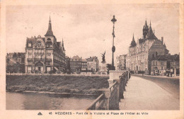 08 Charleville-Mézières Le Pont De La Victoire Et Place De La Mairie (Scan R/V) N° 70 \MS9070 - Charleville