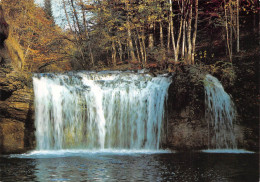 39 BAUME LES MESSIEURS Cascade Du Herisson Le GOUR BLEU (Scan R/V) N° 22 \MS9083 - Baume-les-Messieurs