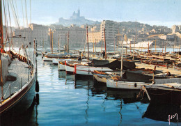 13 MARSEILLE Le Vieux Port Les Barques Et Bateaux De Pêche (Scan R/V) N° 63 \MS9092 - Old Port, Saint Victor, Le Panier